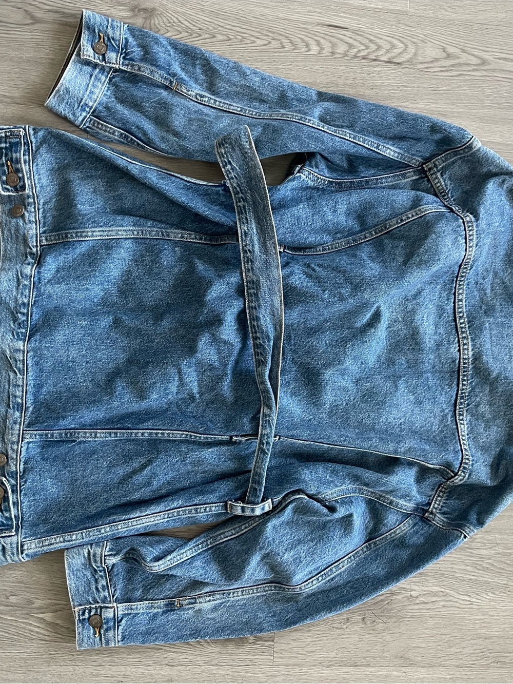 Nwt Levi’s belted denim trucker jacket - Picture 6 of 11